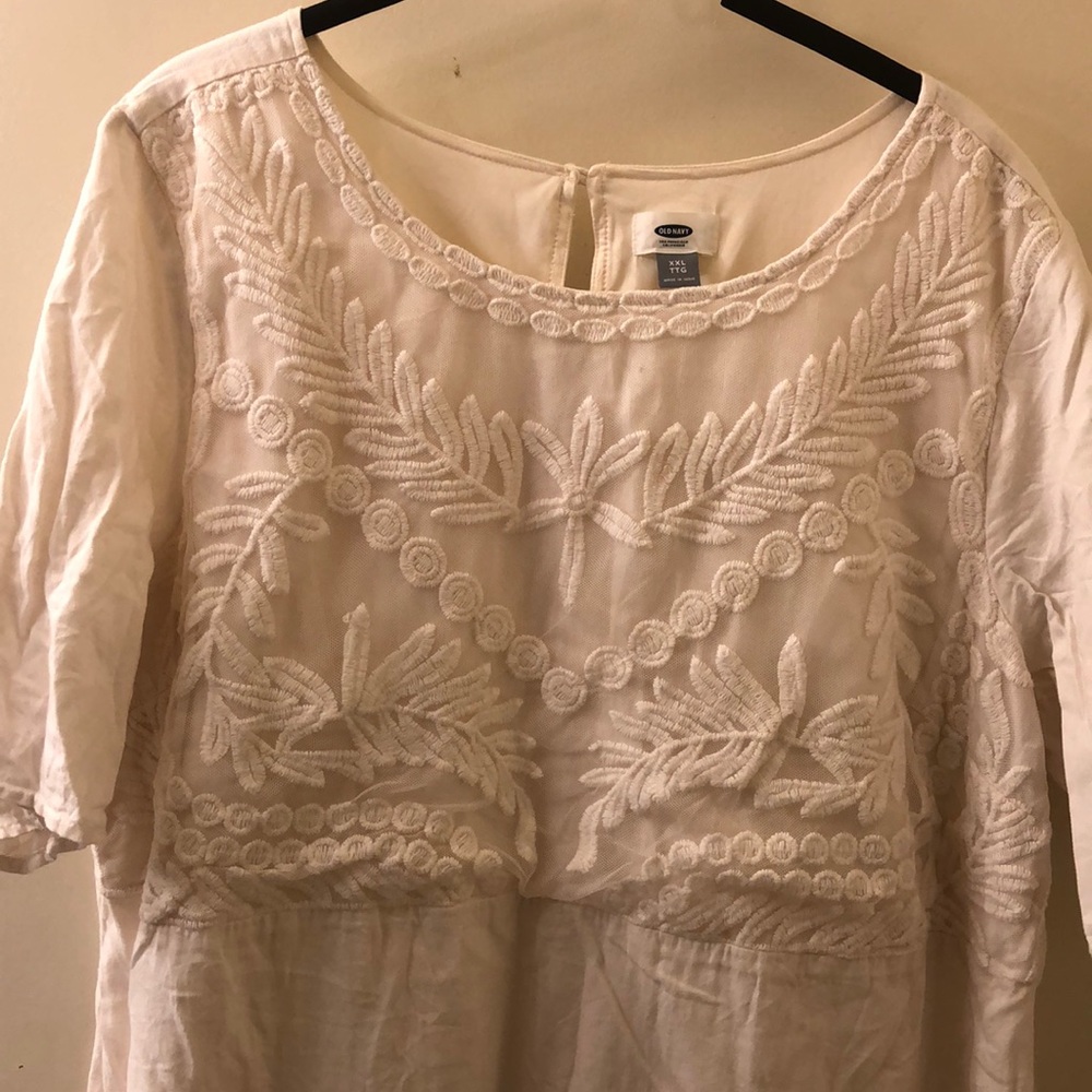 Old Navy cream linen dress with lace embroidered.